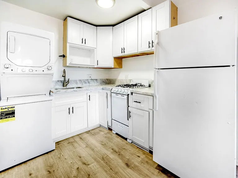 2707 Robertson St — Photo 7