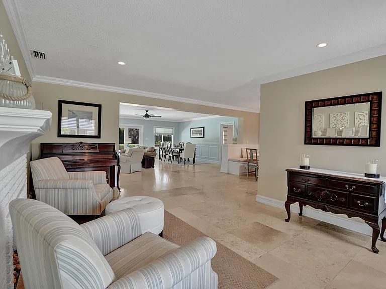 248 Codrington Dr — Photo 11