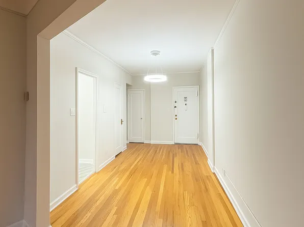 915 East 17th Street image 6 of 12