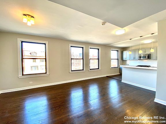 2nd image of 2203 W Montrose Ave APT 3E