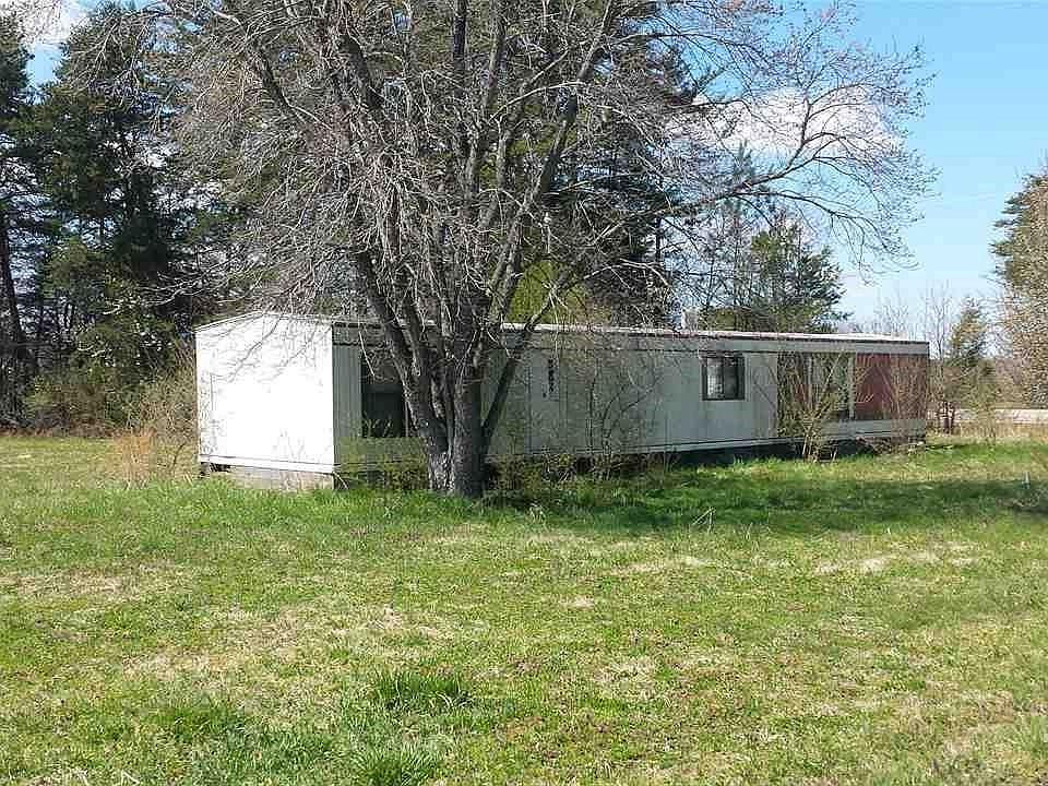 2nd image of 28 Country Rd