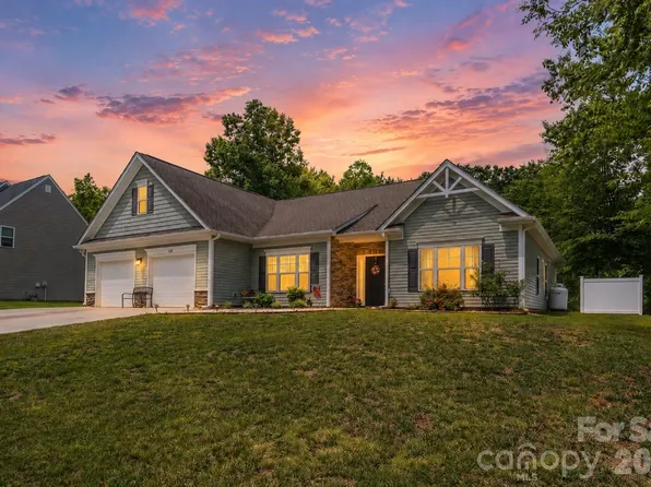 149 Windstone Dr, Troutman, NC 28166
