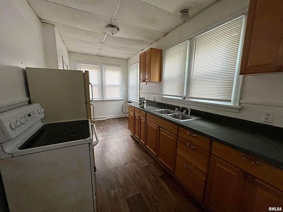 4th image of 404 W Elm St