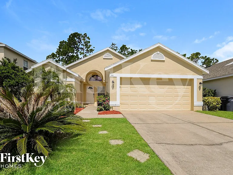 745 Troon Cir — Photo 1