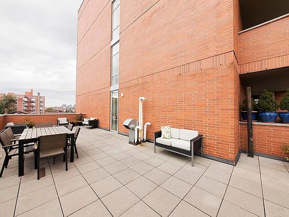 5th image of 4007 73rd St APT 2F