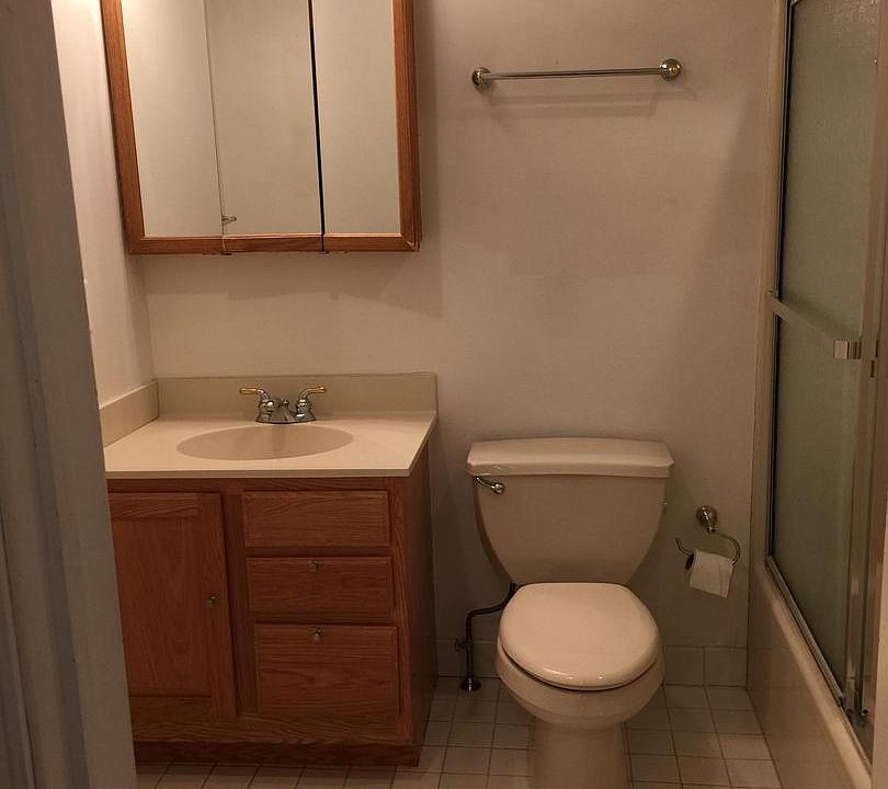 2nd image of 338 N Front St Floor 1