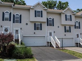 247 Mountain Dr, Carnegie, PA 15106
