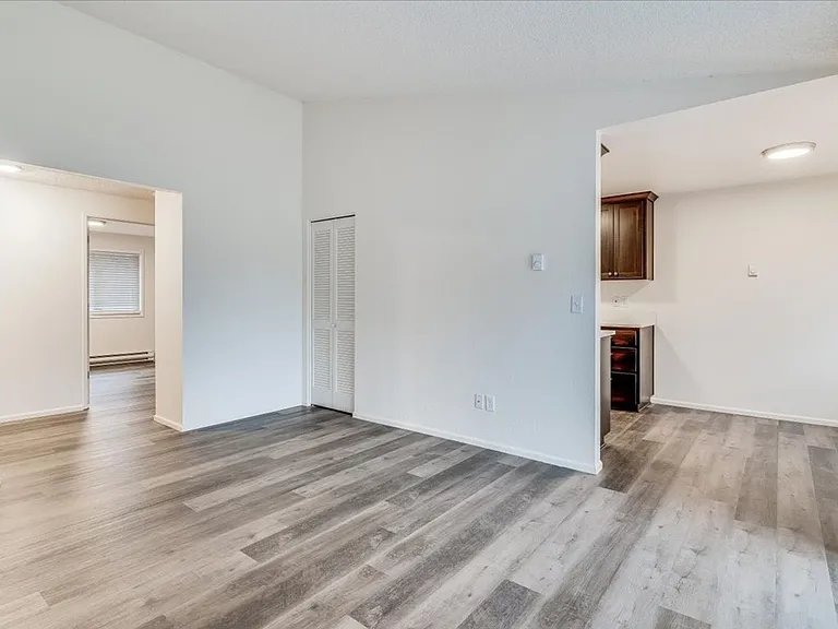 Barclay Square Where Convenience Meets Community Up to 1-Month Free! — Photo 26