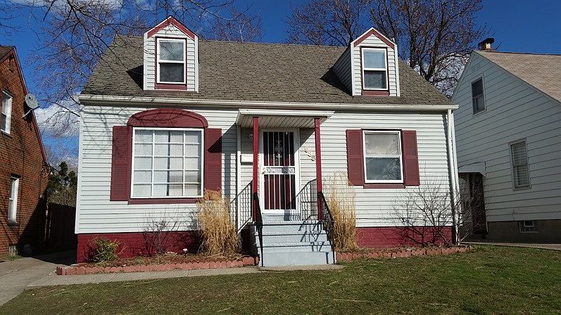1st image of 935 E 224th St