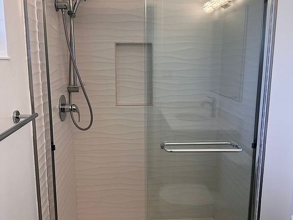 4th image of 20461 John Dr APT 4
