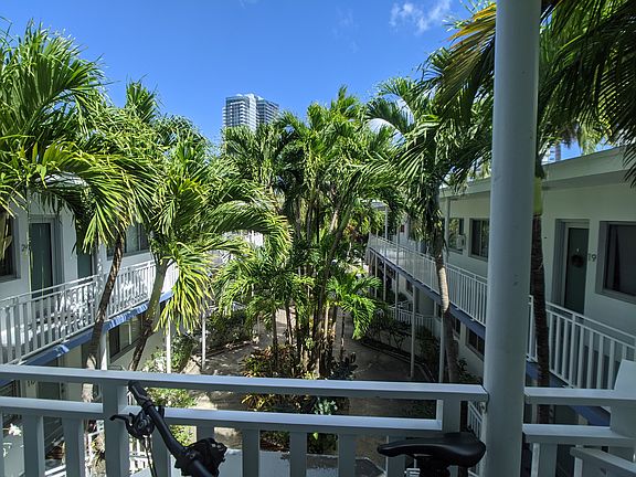 3rd image of 1840 James Ave APT 21