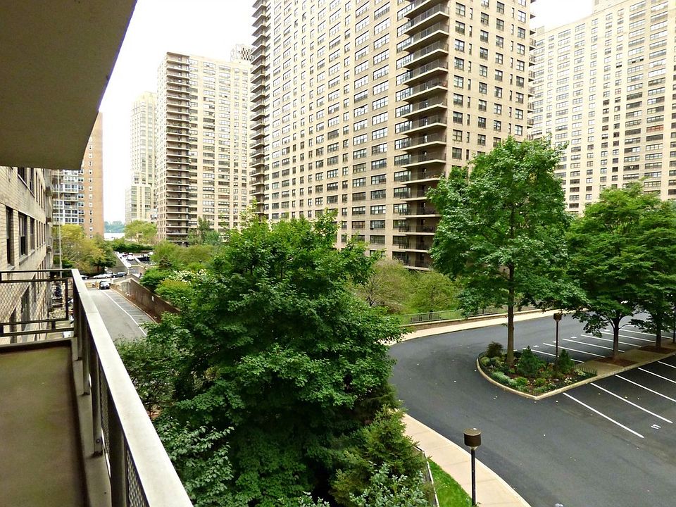 1st image of 140 W End Ave #4N