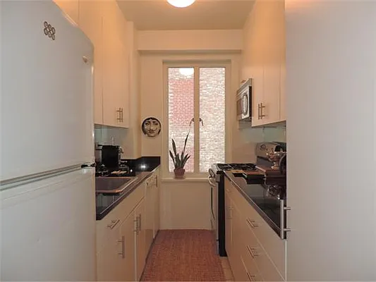 Rented by essential NEW YORK Real Estate | media 39