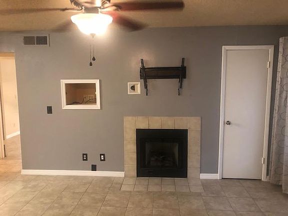 3rd image of 360 Lakepointe Dr Unit 204