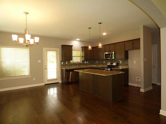 3rd image of 70 Southwind Dr