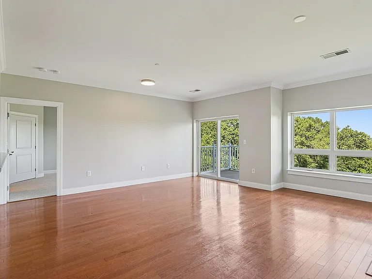 9-web-or-mls-Pawtucket Blvd-S2407-009