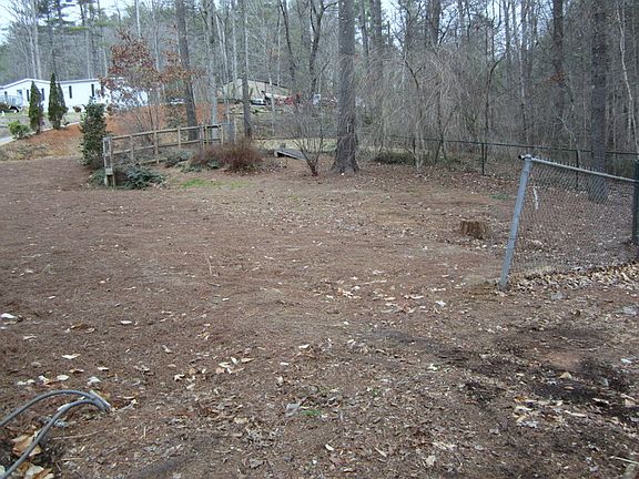 4th image of 10 Highland Hills Dr