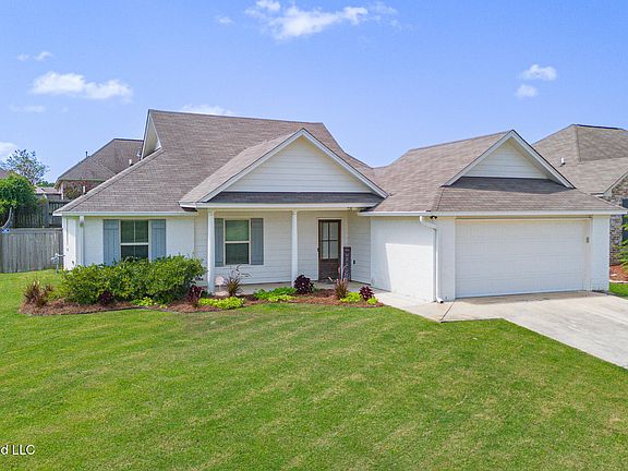3rd image of 720 Sawgrass Lakes Dr