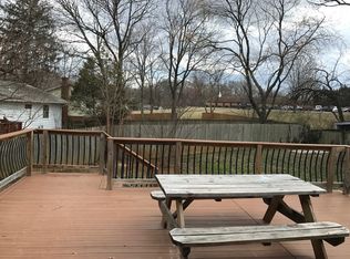 1002 S Culpeper Rd, Sterling, VA 20164