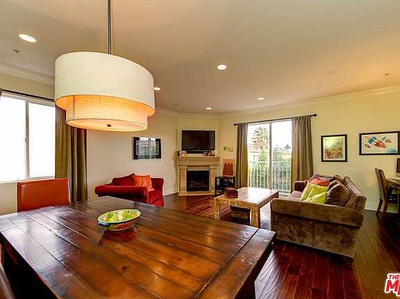 4th image of 1023 N Wilcox Ave #202