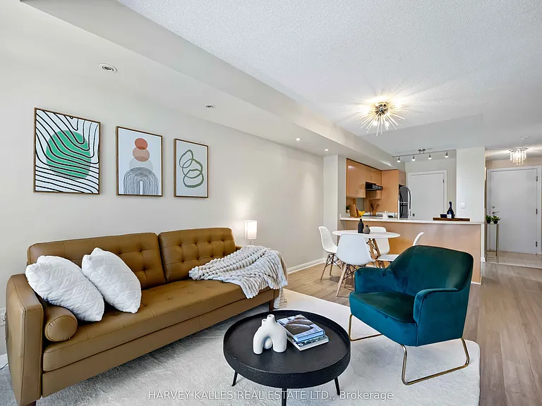 18 Beverley St #416 — Photo 17