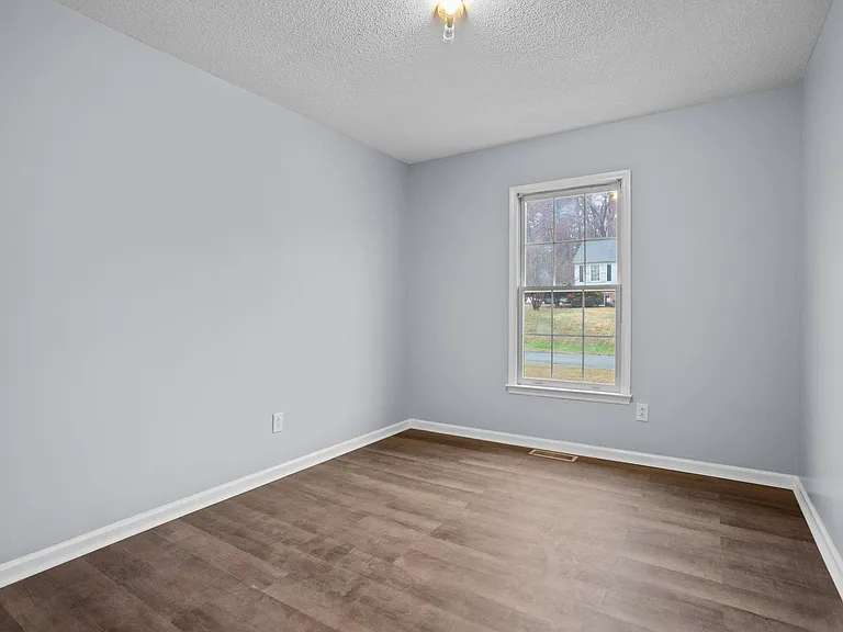 6818 Salem Quarter Rd — Photo 25
