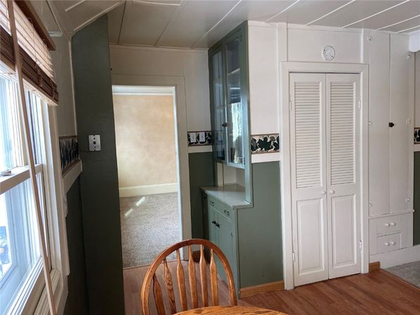 cedar-rapids-iowa-443556854 picture