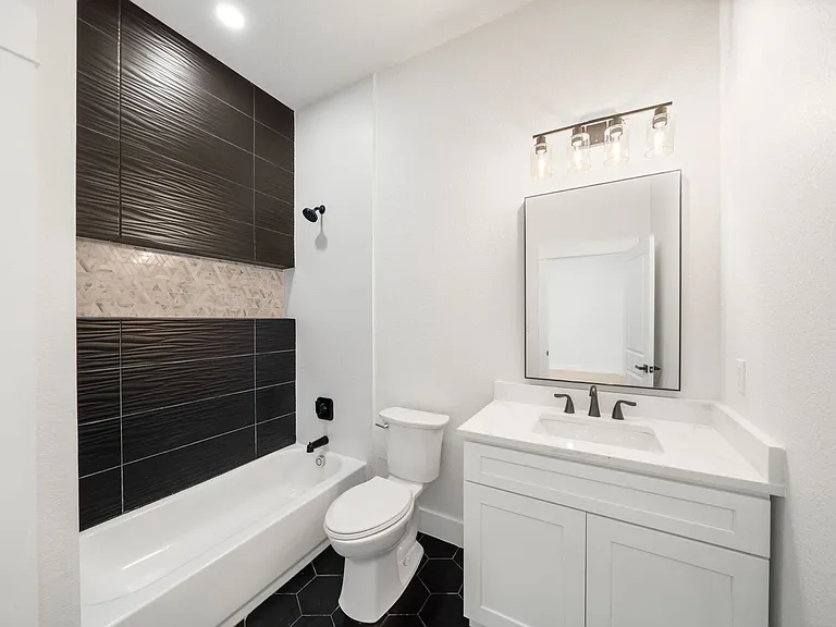 247 Princeton Ave #201 — Photo 12