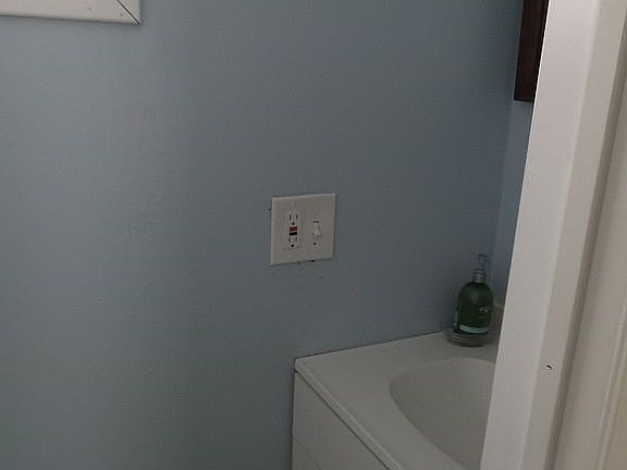 3rd image of 2731 Breezewood Dr