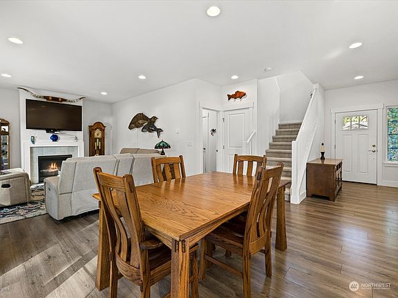 4th image of 19514 26th Street Ct SW