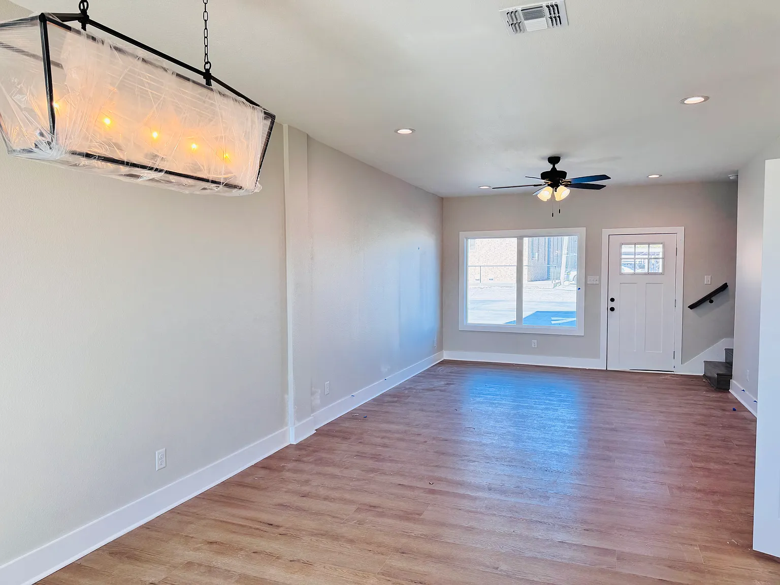 2 bed, 2.5 bath, 1300 sqft, $1,700 — Photo 2