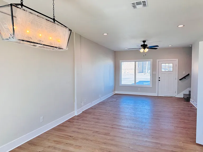 2031 Vaughn St #B — Photo 2