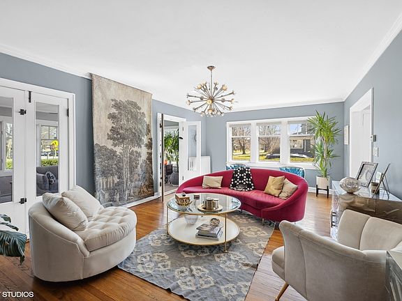 4th image of 501 Fair Oaks Ave