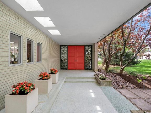 2nd image of 1412 Hampshire Pl