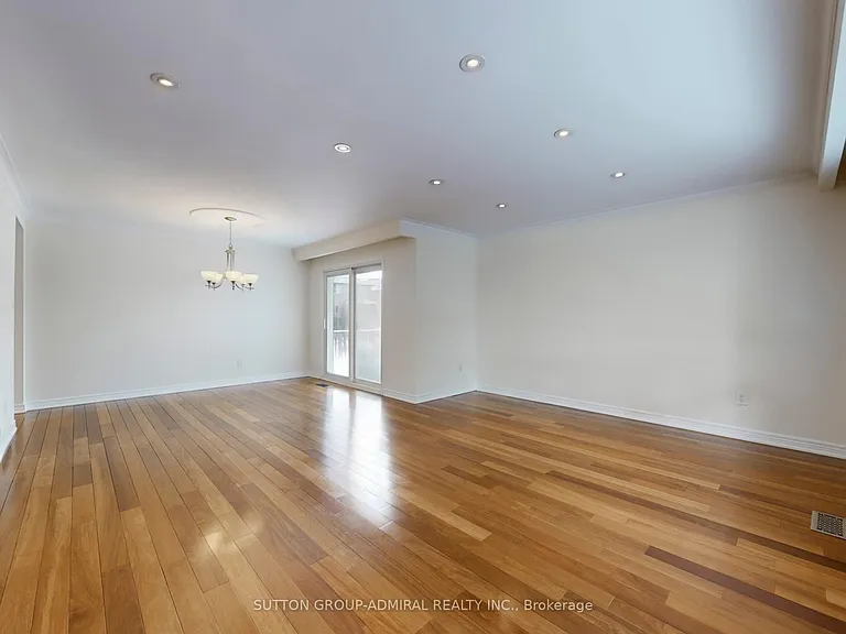 129 Crestwood Rd #UPPER — Photo 5