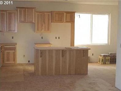 3rd image of 3512 SE Bradley Ct