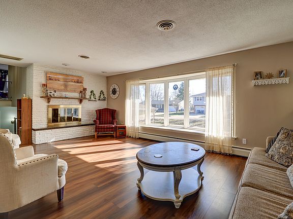 5th image of 1411 2nd Ave