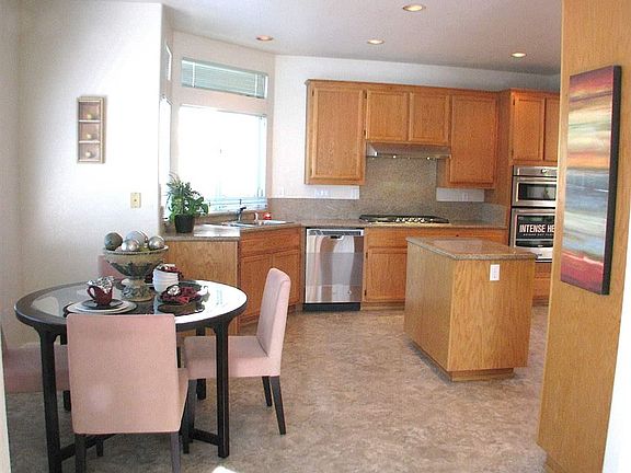 2nd image of 1013 Burwood Way
