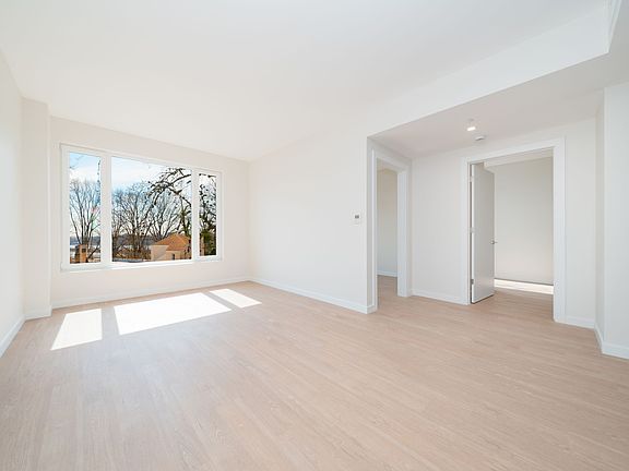 4th image of 3870 Sedgwick Ave #3E