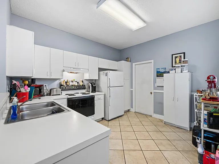 2185 Salerno Cir — Photo 10