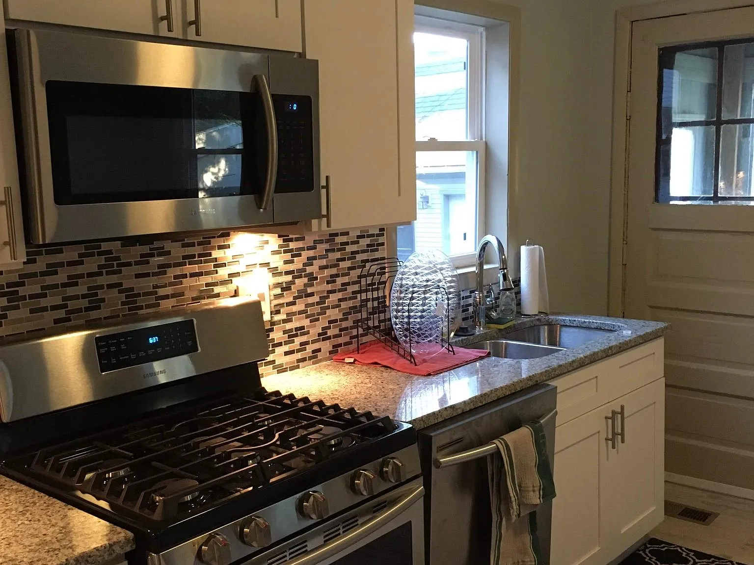1518 Kenilworth Ave — Photo 3