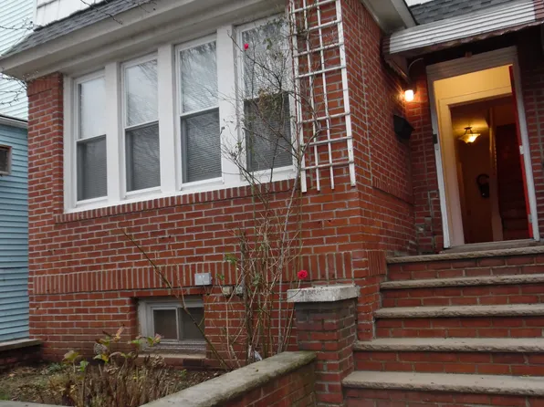 5744 65th St, Maspeth, NY 11378