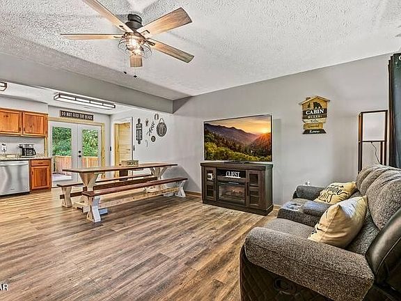2nd image of 1643 Arron Way