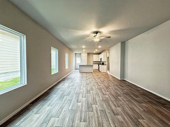 4th image of 2714 Towy Rd
