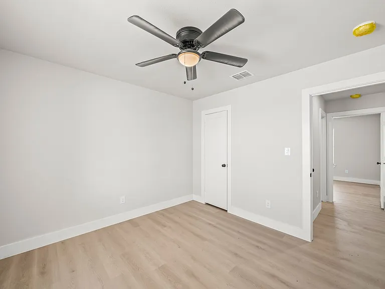 10613 East Cres #7400 — Photo 26