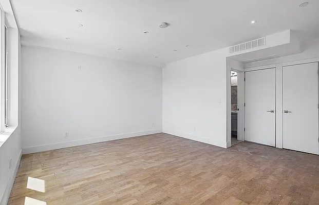 Rented by Realty Headquarters Inc | media 3