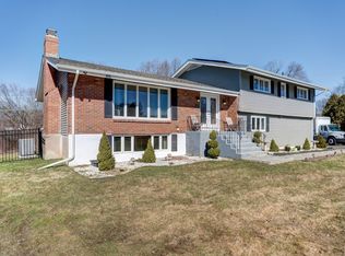26 Regency Dr, Windsor, CT 06095