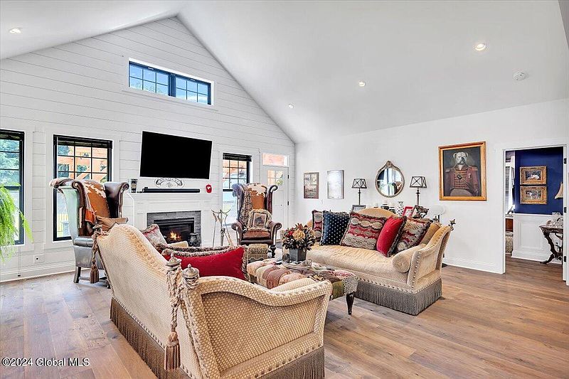 4th image of 71 Waterview Drive