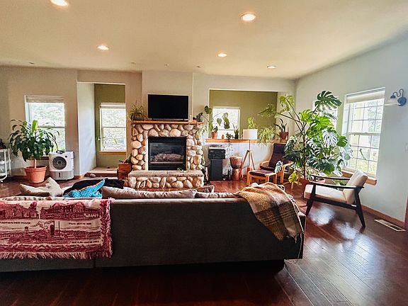 3rd image of 2510 Monterey Pines Dr #1