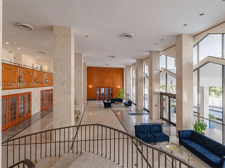 5601 Collins Ave #1405 — Photo 13